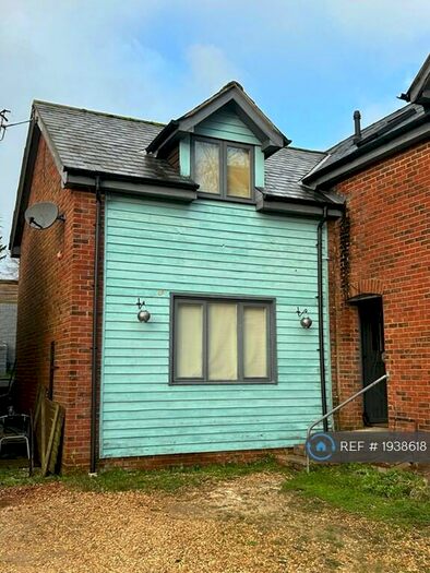 2 Bedroom Semi-Detached House To Rent In Newport, Newport, PO30