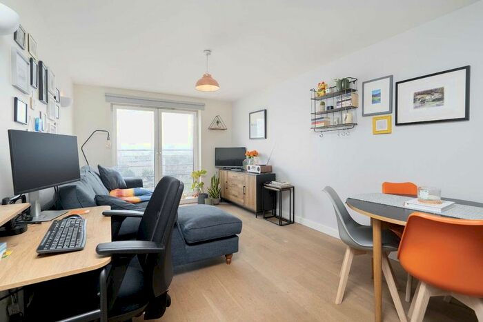 1 Bedroom Flat To Rent In Station Road, London, N22