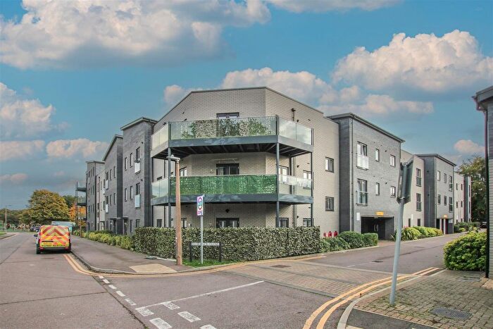 2 Bedroom Flat For Sale In Florence Close, Great Warley, Brentwood, CM13