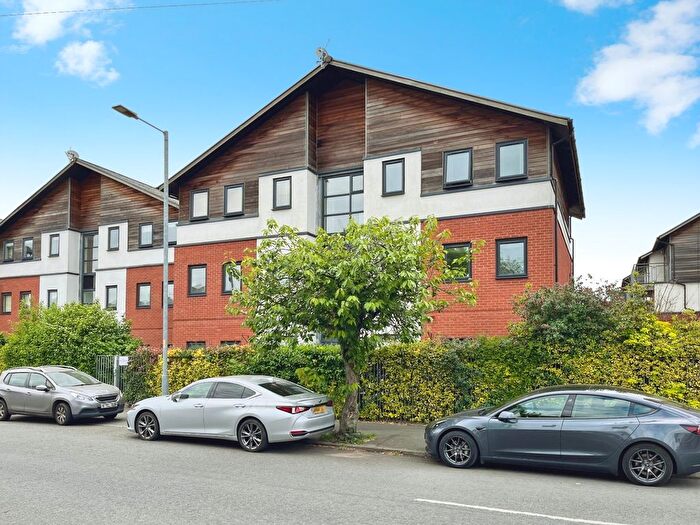 1 Bedroom Flat For Sale In Cavendish Road, West Didsbury, Manchester, M20