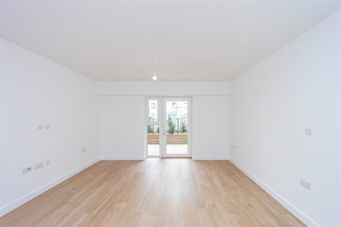 Apartment To Rent In Fermont House, Beaufort Square, NW9