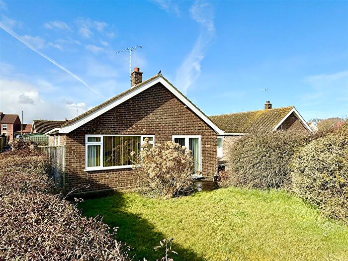 3 Bedroom Bungalow For Sale In Lighthouse Close, Happisburgh, NR12