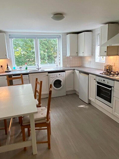1 Bedroom Apartment To Rent In Derwent Grove, London, SE22