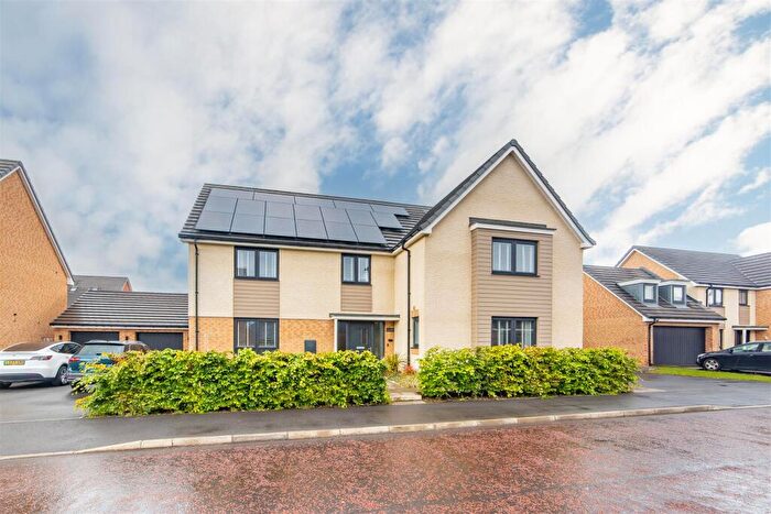 5 Bedroom Detached House For Sale In Whiteadmiral Place, Newcastle Upon Tyne, NE13