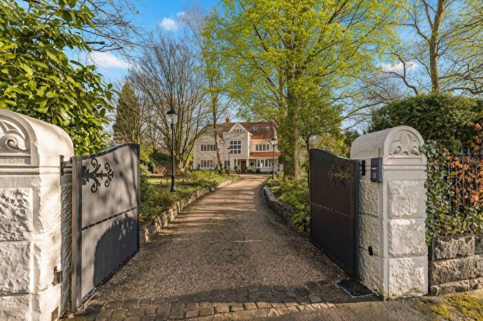 6 Bedroom Detached House For Sale In Park Avenue, Hale, WA15