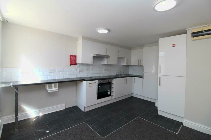 1 Bedroom Flat To Rent In Monthermer Road, Cathays, Cardiff, CF24