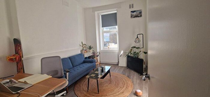 1 Bedroom Flat To Rent In (Flat A) Camden High Street, London, NW1