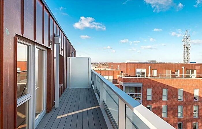 1 Bedroom Flat To Rent In Burnell Building, Wilkinson Close, NW2