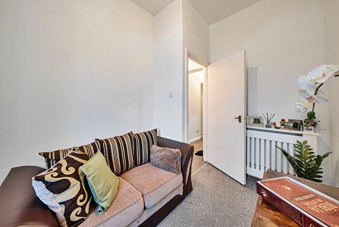 2 Bedroom Flat For Sale In Selhurst Road, Selhurst, London, SE25