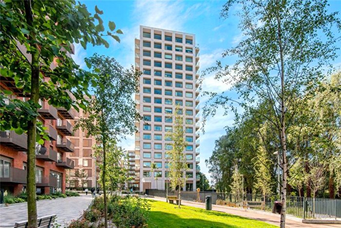 3 Bedroom Flat To Rent In Steamer Building, Royal Wharf, E16