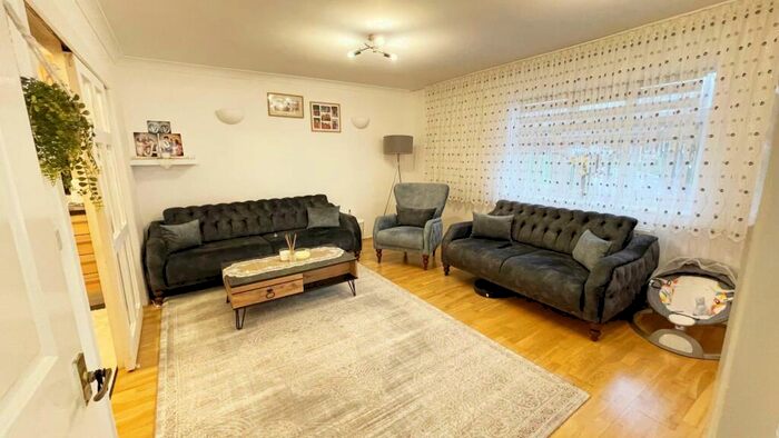 1 Bedroom Flat To Rent In Lavender Court, Barnet, N12