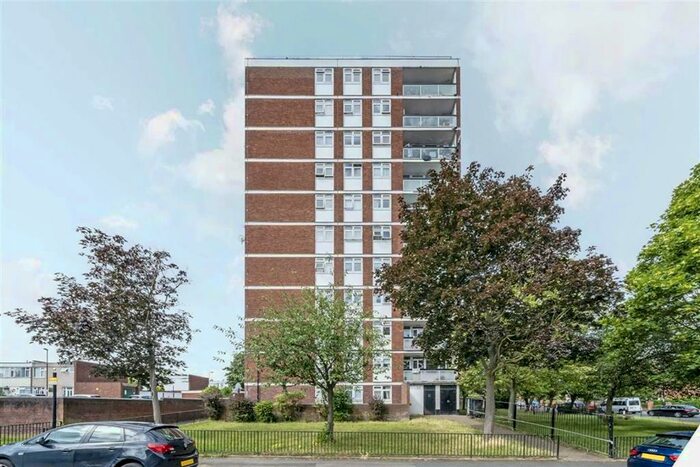 2 Bedroom Flat To Rent In Grove Park Road, London, SE9