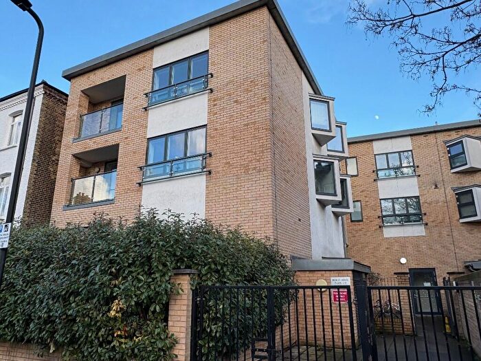 2 Bedroom Flat To Rent In Powell Road, London, E5