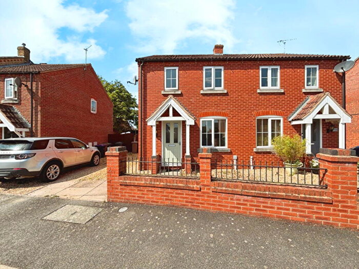 2 Bedroom Semi-Detached House For Sale In Falcon Way, Sleaford, NG34