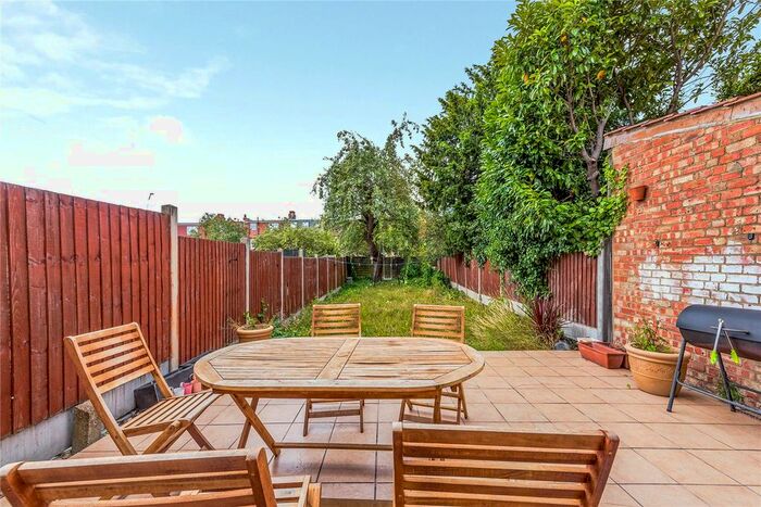 4 Bedroom End Of Terrace House To Rent In Beechcroft Road, London, SW17