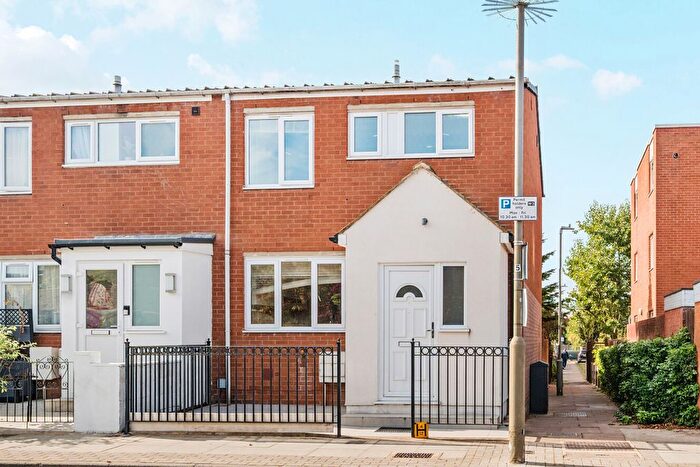 3 Bedroom End Terrace House To Rent In Earlsfield, London, SW18