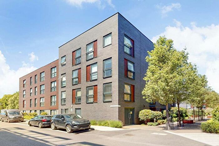 3 Bedroom Flat To Rent In Howard Road, Stanmore, Stanmore, HA7