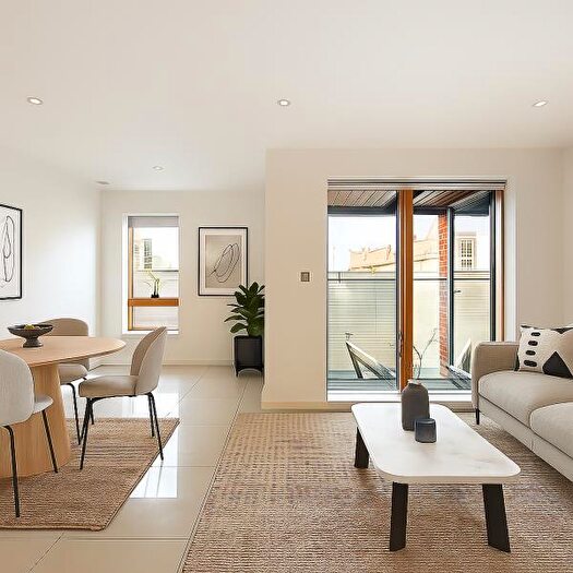 1 Bedroom Apartment To Rent In Apt . :: Ice Plant, M4