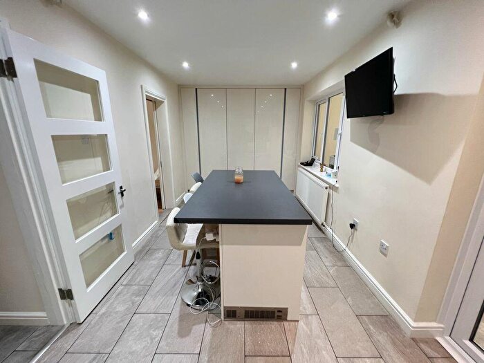 5 Bedroom Detached House For Sale In Fox Pond Lane, Oadby, LE2