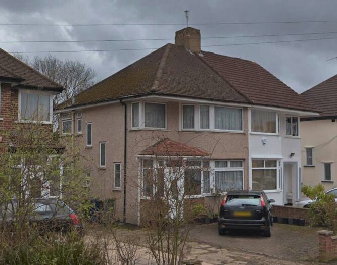 4 Bedroom Semi-Detached House To Rent In Stanmore, HA7