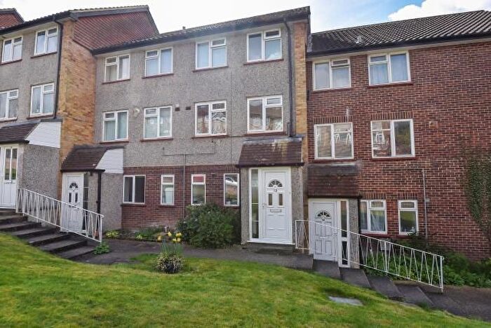 2 Bedroom Flat To Rent In Desborough House, Amersham Hill, High Wycombe, HP13