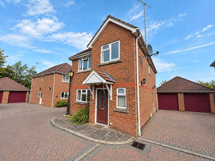 4 Bedroom Detached House To Rent In Samson Close, Aldershot, Hampshire, GU11