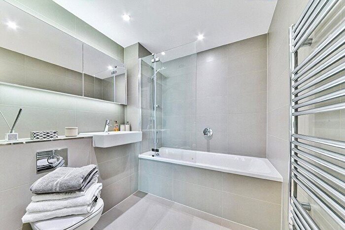 2 Bedroom Apartment To Rent In Churchyard Row, SE11
