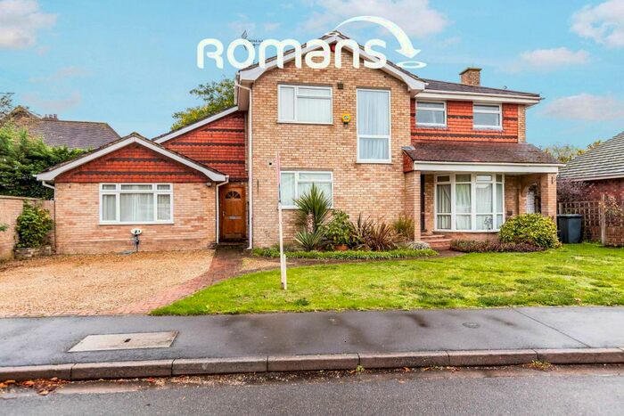 4 Bedroom Detached House To Rent In Beaulieu Close, SL3