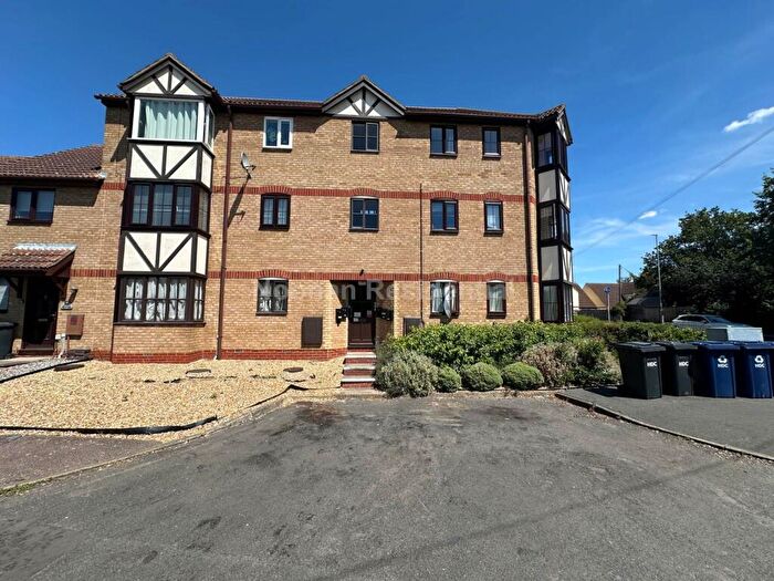 2 Bedroom Flat For Sale In Cromwell Court, Eynesbury, PE19