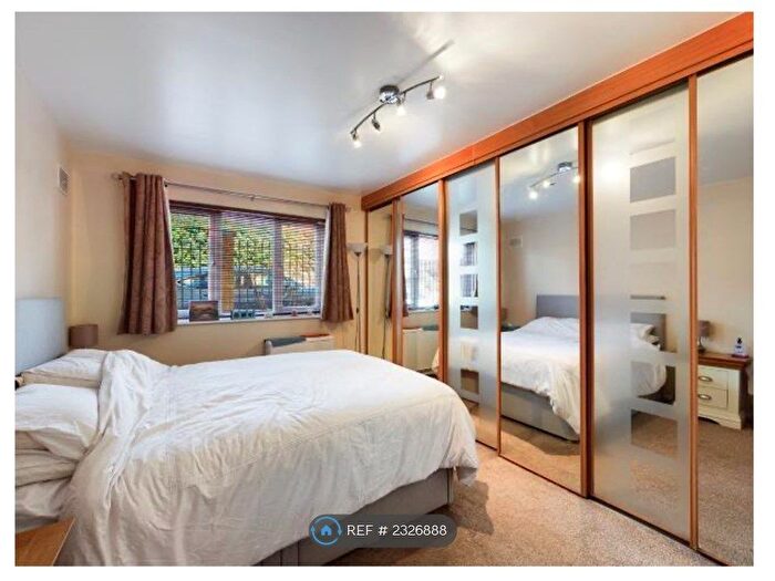 1 Bedroom Flat To Rent In Alexandra Court, Hemel Hempstead, HP2