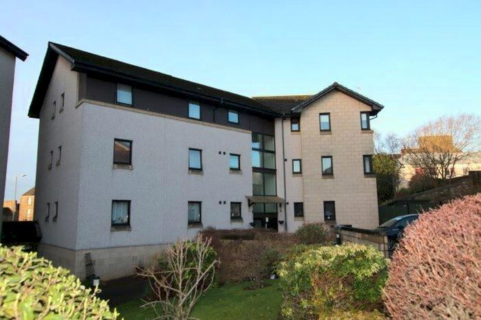 2 Bedroom Flat To Rent In Arbroath Road, Dundee, DD4