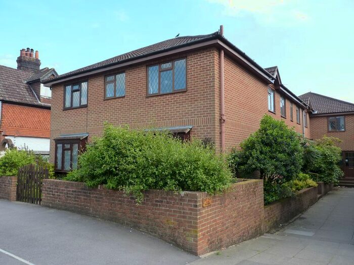 1 Bedroom Flat To Rent In Headley Road, Grayshott, Hindhead, GU26