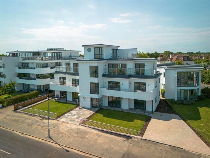 2 Bedroom Apartment For Sale In The Esplanade, Frinton-On-Sea, CO13
