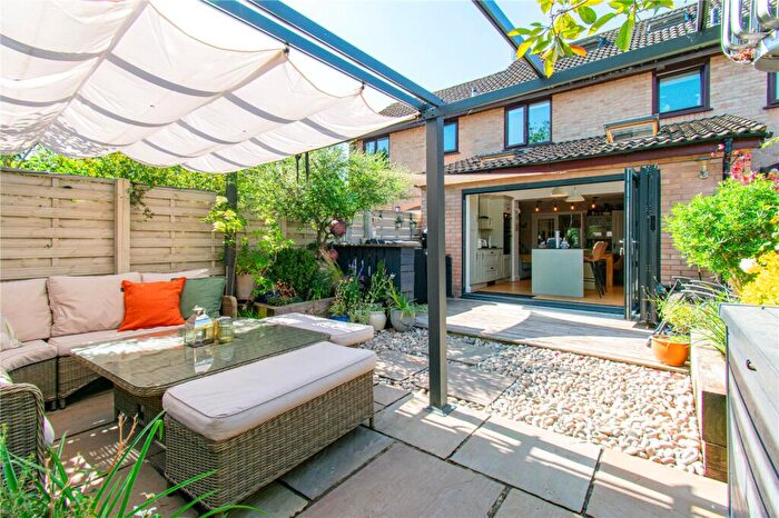 4 Bedroom Terraced House For Sale In Dines Way, Hermitage, West Berkshire, RG18