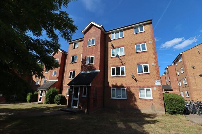 1 Bedroom Flat To Rent In Grinstead Road, London, SE8