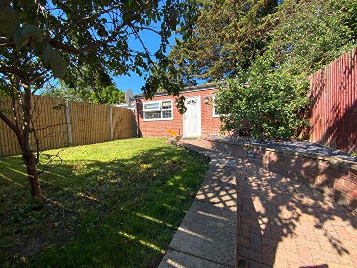 2 Bedroom Detached Bungalow To Rent In Micklefield Road, High Wycombe, HP13