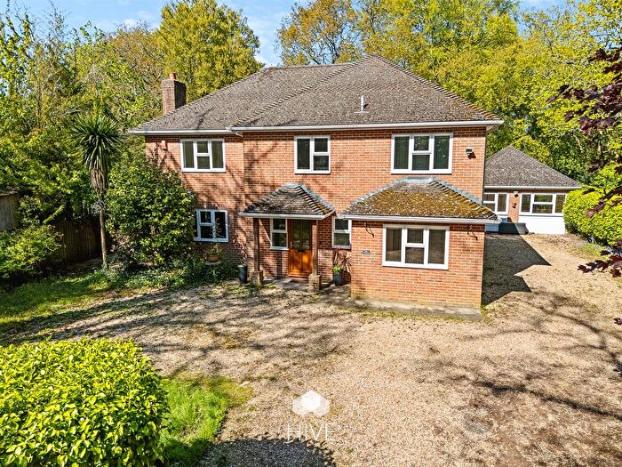 4 Bedroom Detached House For Sale In Hurn Road, Ringwood, BH24