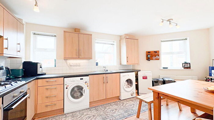 2 Bedroom Flat For Sale In Junction Way, Siston, South Gloucestershire, BS16