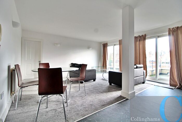 2 Bedroom Flat To Rent In East Hill, London, SW18