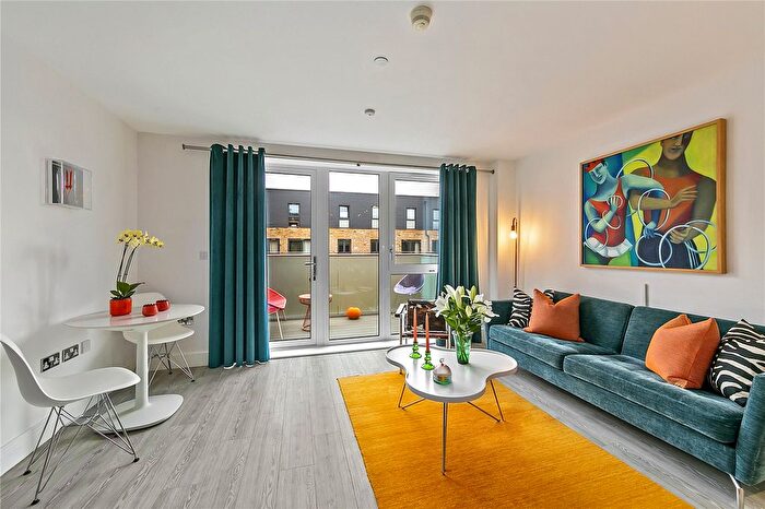 1 Bedroom Flat For Sale In Swan Court, Swan Street, Isleworth, TW7