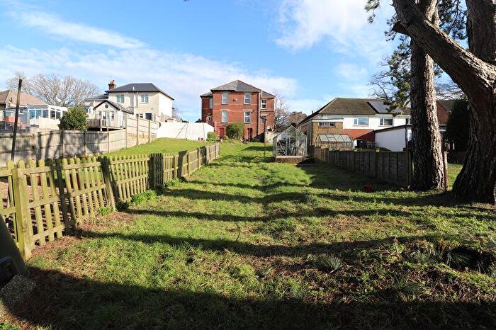 3 Bedroom Semi-Detached House For Sale In East Howe Lane, Bournemouth, BH10