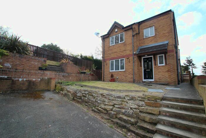 3 Bedroom Detached House To Rent In Suffolk Place, Bradford, BD2