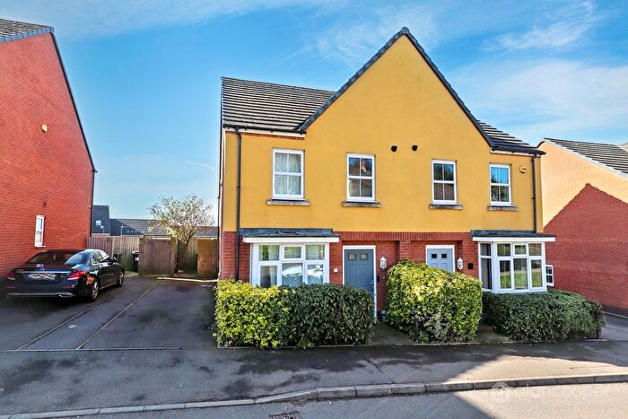 3 Bedroom Semi Detached House For Sale In Edinburgh Road, Nuneaton, CV10