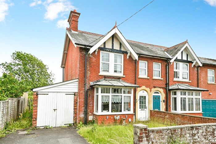 3 Bedroom Semi Detached House For Sale In Bulford Road, Durrington, Salisbury, SP4