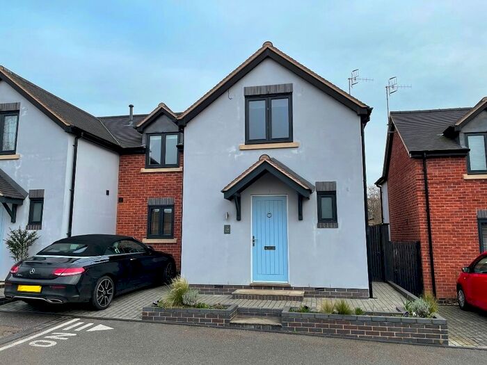 2 Bedroom Semi-Detached House To Rent In The Bank, Bidford-On-Avon, B50