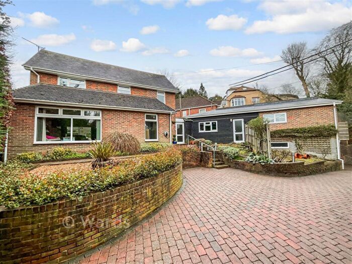 3 Bedroom Detached House For Sale In Robin Hood Lane, Walderslade, Kent, ME5