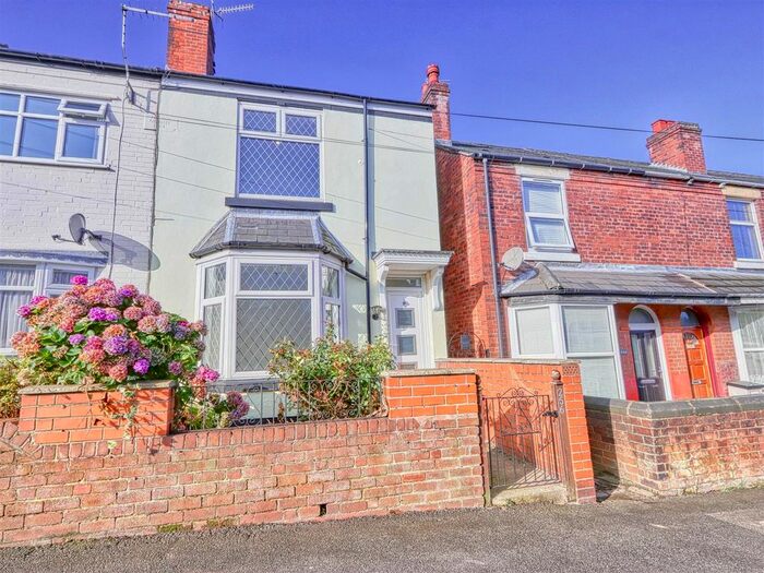 2 Bedroom End Of Terrace House To Rent In North Wingfield Road, Grassmoor, Chesterfield, Derbyshire, S42