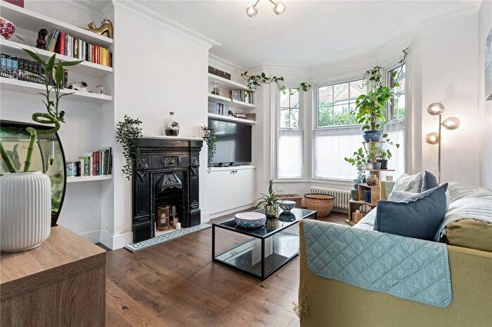 3 Bedroom End Of Terrace House For Sale In Links Road, London, SW17