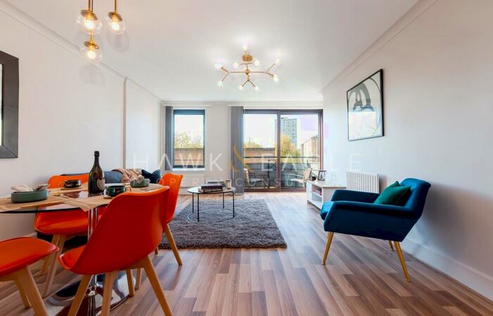 2 Bedroom Apartment To Rent In Lion Court, The Highway, London, E1W