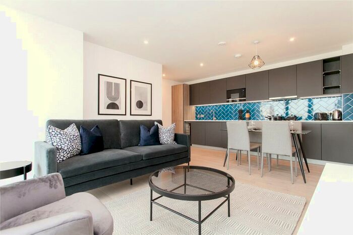 2 Bedroom Penthouse To Rent In Rosewood Building, London, E2